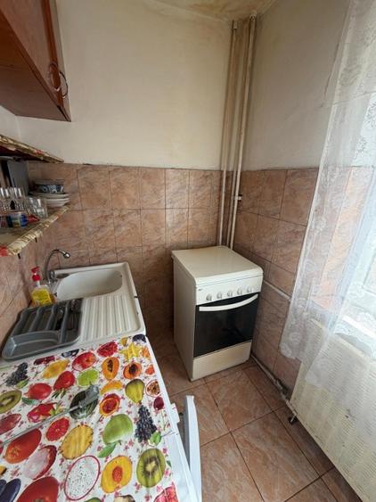 Garsonieră decomandată, mobilată în Rovine