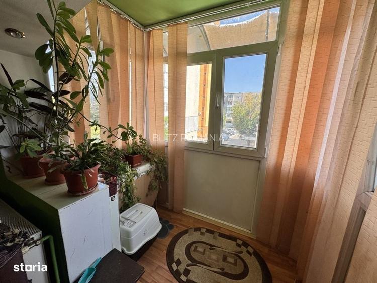 Apartament 3 camere, 50 mp, zona Craiovita Noua