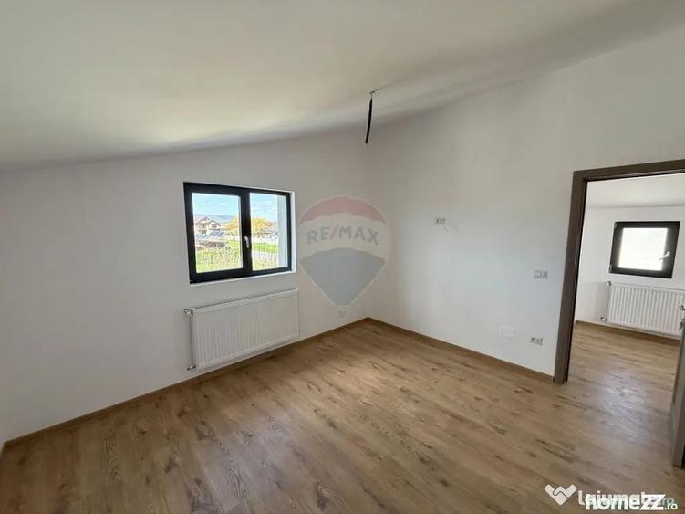 Casă cu 3 camere cu Teren 400 Mp în Golești