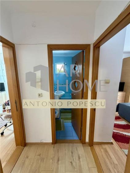 Apartament cu 4 camere decomandat în Republicii
