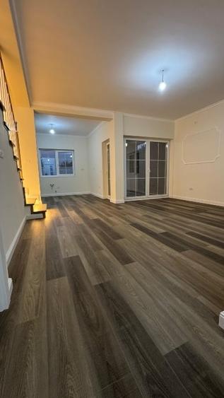 Duplex cu 5 camere cu Canalizare în Moșnița Nouă
