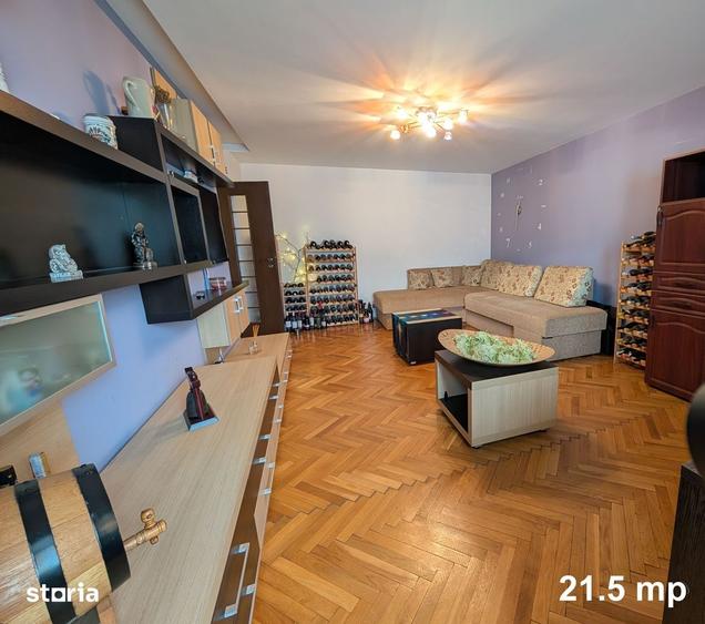 Apartament cu 4 camere decomandat în Steaua