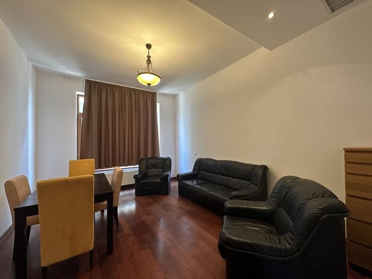 Apartament cu 4 camere decomandat, mobilat în Barbu Văcărescu