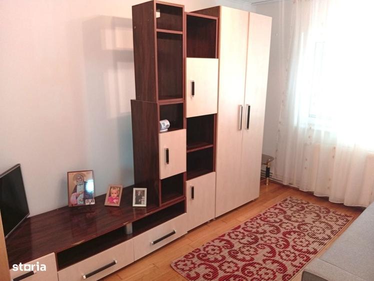 Apartament cu 3 camere decomandat în Alfa