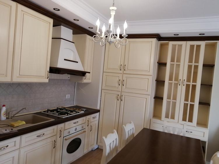 De închiriat.apartamnet de lux în zona centrală, parcare în curte , pentru cuplu - 9