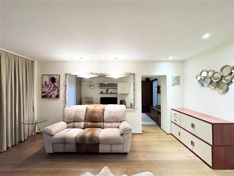 Apartament cu 3 camere semidecomandat, mobilat în Floreasca