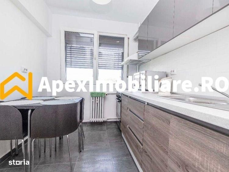 Apartament cu 3 camere decomandat în Titan
