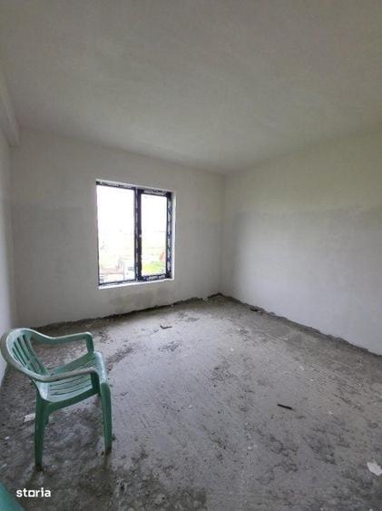 Casă cu 4 camere în Vârteju