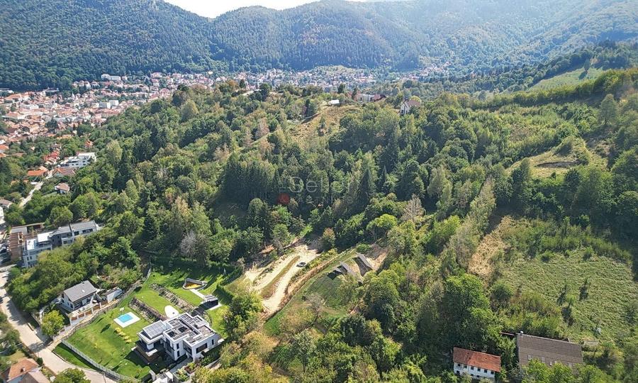 Teren Construcții intravilan de 5500 mp, în Brașovul Vechi