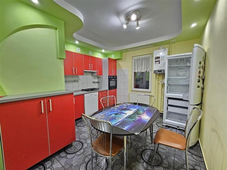 Apartament cu 4 camere decomandat, mobilat în Tudor Vladimirescu