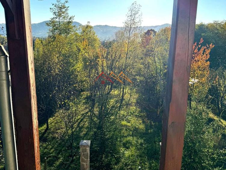 Casă cu 6 camere cu Canalizare în Cornu
