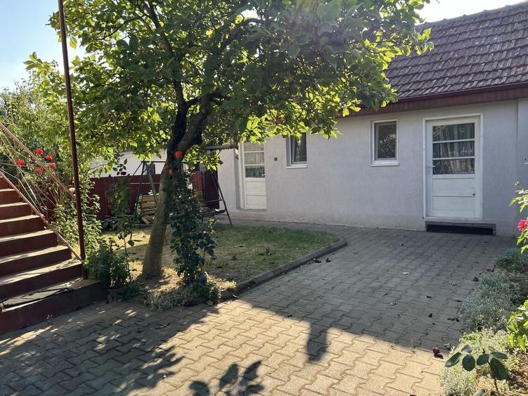 Casă cu 3 camere în Apa