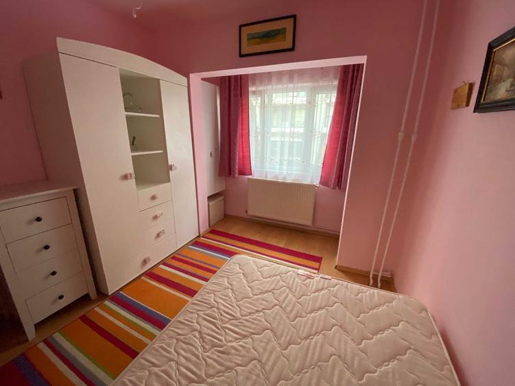 Apartament cu 4 camere decomandat, mobilat în Soarelui