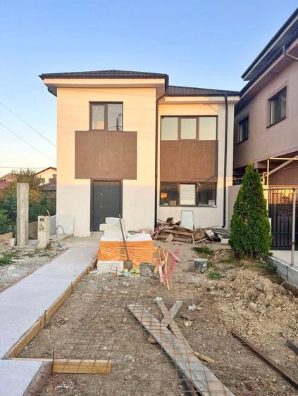 Casă individuală cu 3 camere cu Teren 200 Mp în Lumina