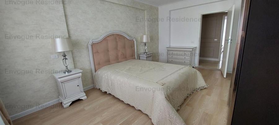 Penthouse cu 5 camere decomandat în Militari
