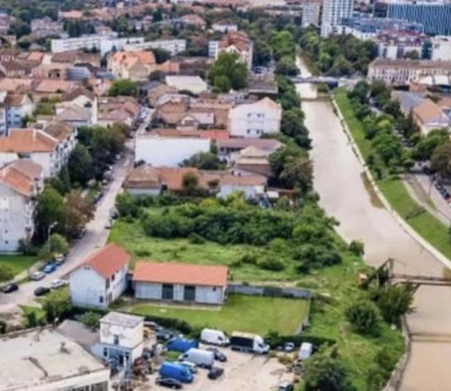 Teren de 1205 mp, în Fabric