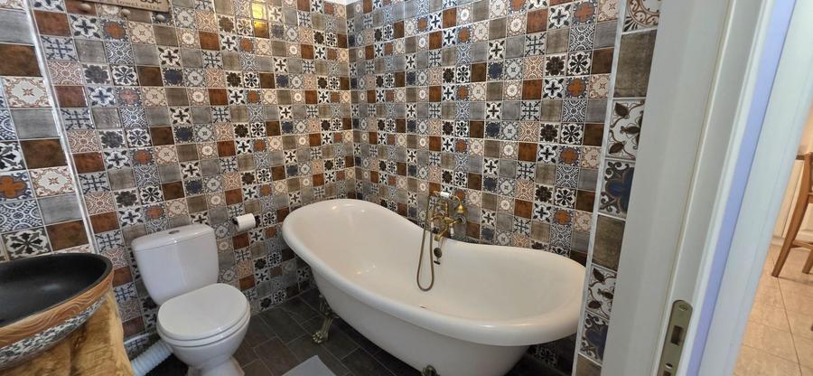 Apartament cu 4 camere decomandat în Cișmigiu