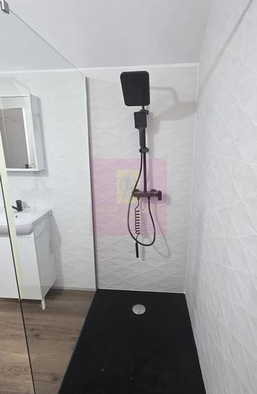 Casă cu 4 camere cu Teren 497 Mp în Central