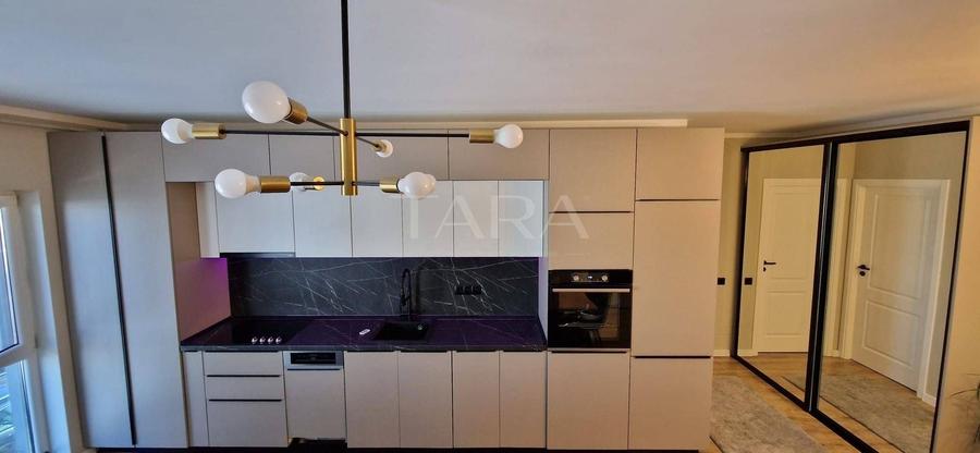 Apartament cu 3 camere semidecomandat în Florești