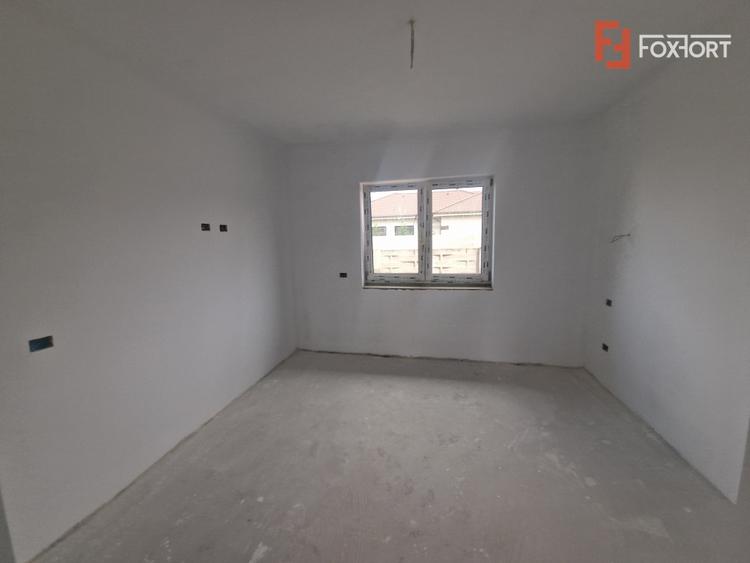 Duplex cu 4 camere cu Canalizare în Moșnița Nouă