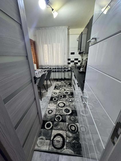 Apartament cu 2 camere decomandat în Rovine