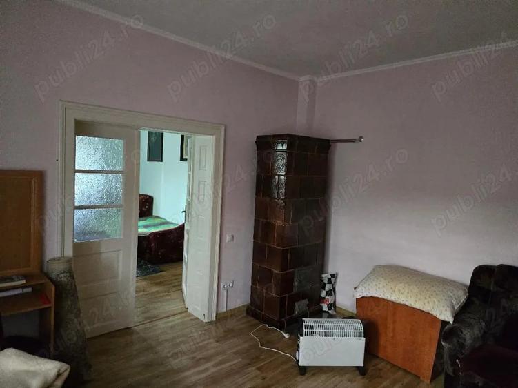Casă cu 3 camere cu Teren 2500 Mp în Pietroasa