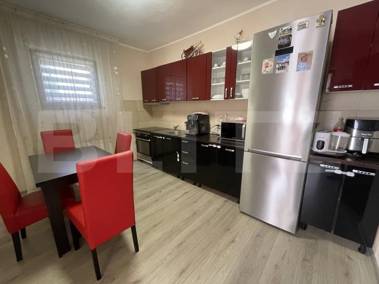 Casă individuală cu 5 camere cu Canalizare în Sud-Vest