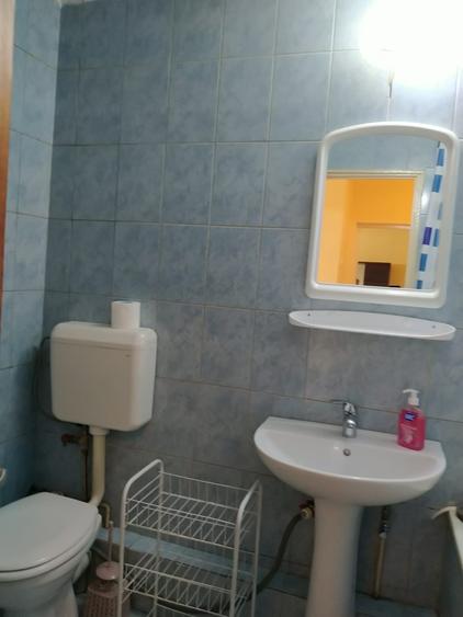 Garsonieră decomandată, mobilată în Vitan Mall