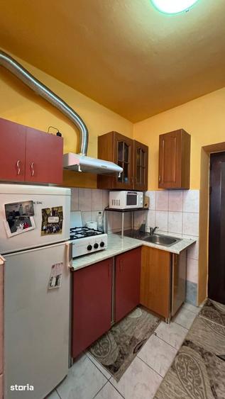 Garsoniera de vanzare, str. Poieni?ei - 9
