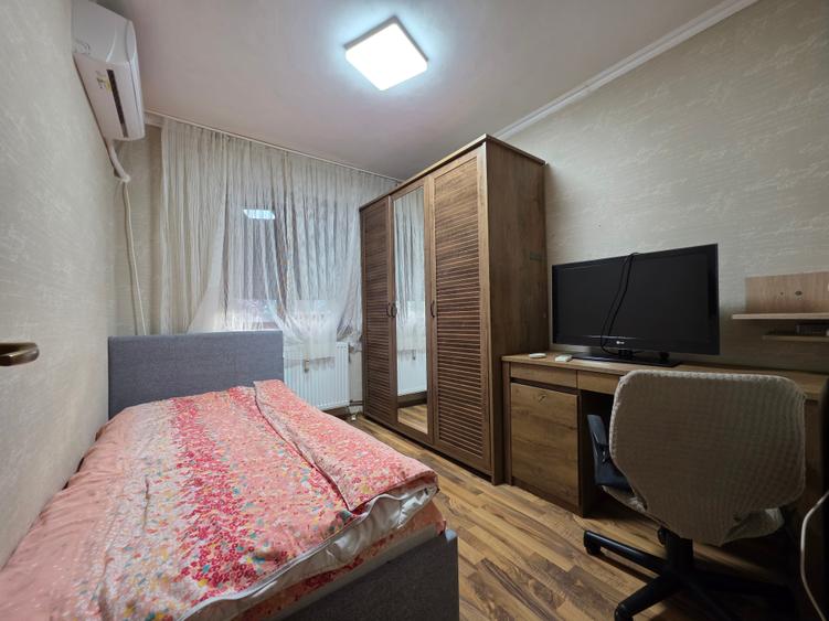 Apartament cu 3 camere semidecomandat în Giurgiului