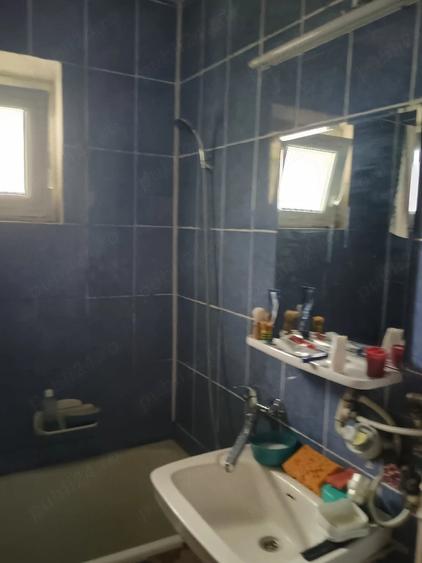 Apartament cu 3 camere semidecomandat în Exterior Vest