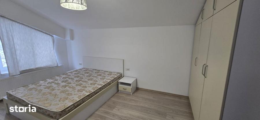 Casă cu 5 camere cu Teren 330 Mp în Ferme