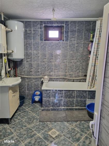 Casă cu 4 camere decomandat în Brânceni