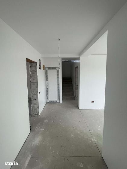 Casă cu 7 camere cu Teren 750 Mp în Central