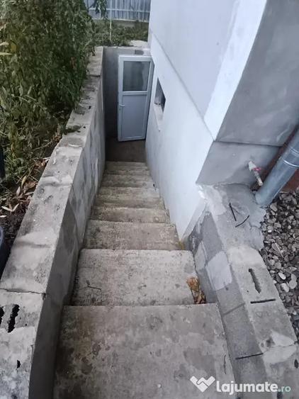 Casă cu 2 camere cu Teren 1290 Mp în Mitocu Dragomirnei