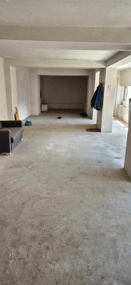 Casă cu 4 camere în Comana