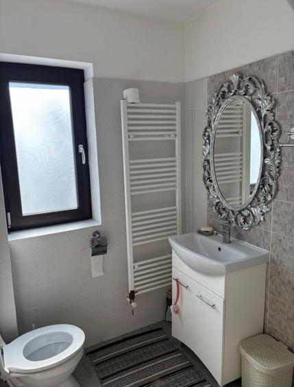 Casă cu 4 camere în Valea Adâncă
