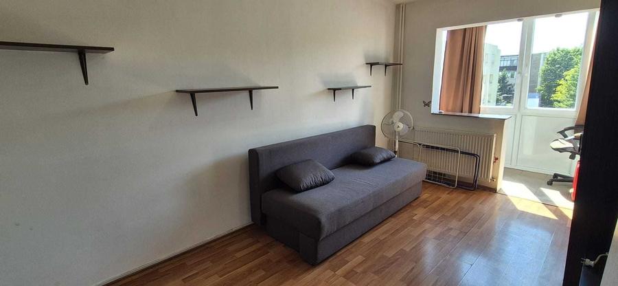 Garsonieră decomandată în Miorița