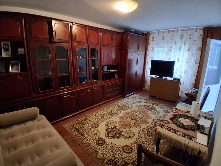 Apartament cu 3 camere decomandat în Păcurari