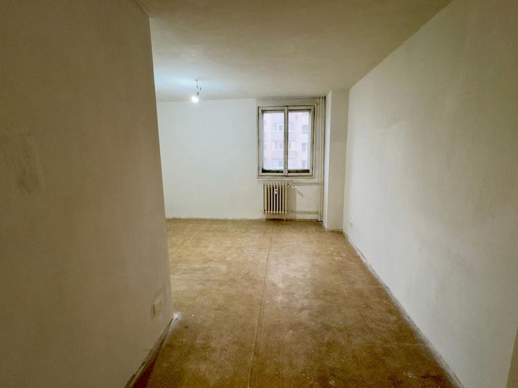 Apartament cu 3 camere decomandat în Lujerului