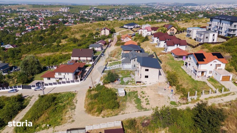 VIla la Gri de vanzare, 5 camere, in Ia?i zona Manastirea Bucium