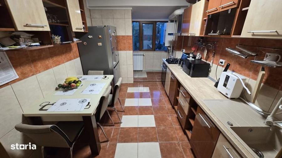 Apartament cu 3 camere în Central