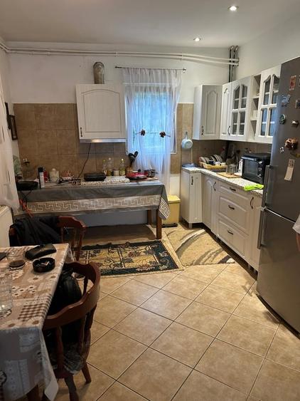 Casă cu 3 camere cu Teren 1000 Mp în Central
