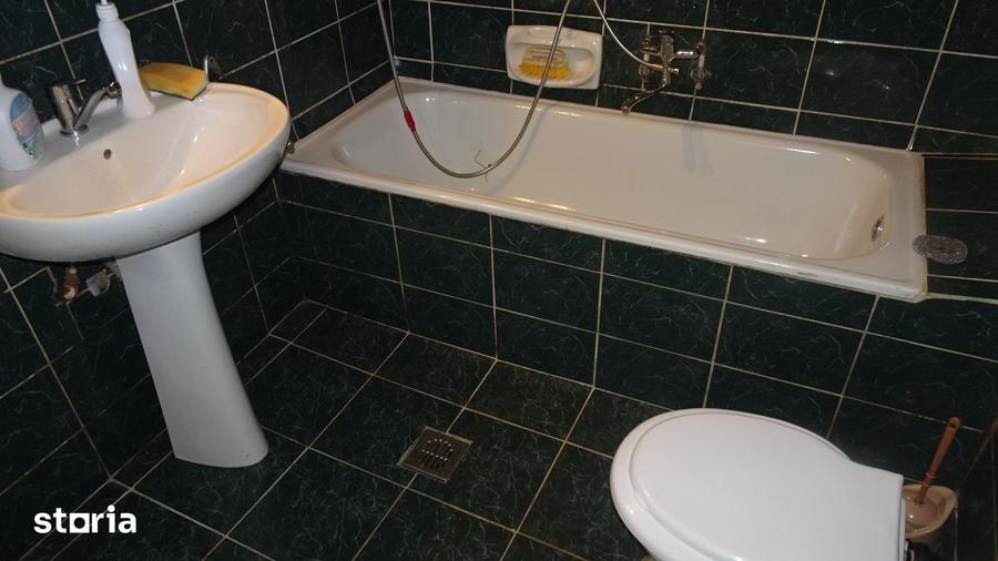 Casă cu 5 camere cu Teren 3450 Mp în Horea