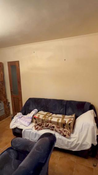 Casă cu 4 camere decomandat în Central