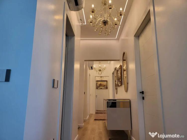 Apartament cu 4 camere decomandat în Central