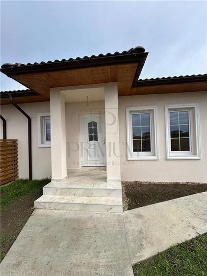 Duplex cu 4 camere cu Teren 320 Mp în Șag