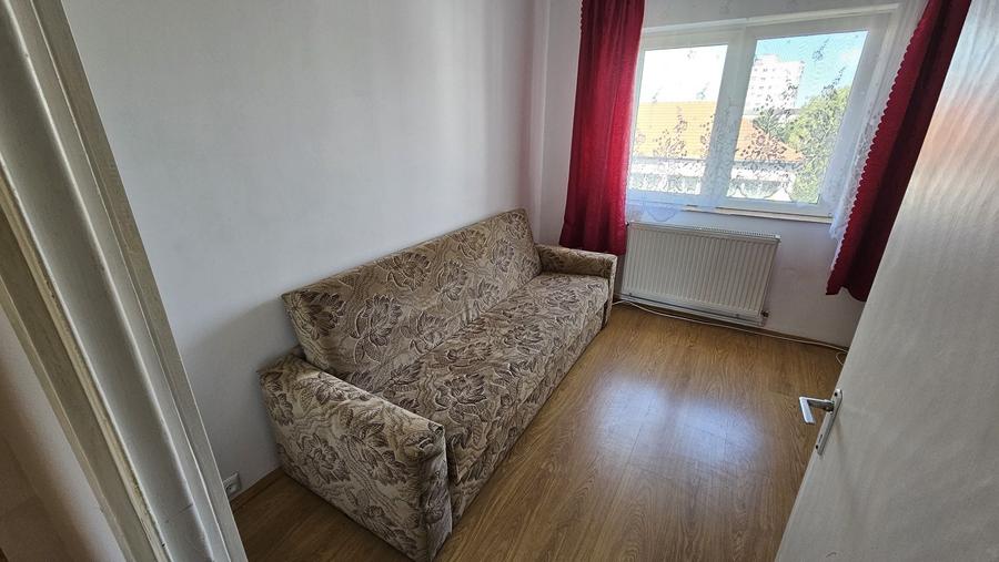 Apartament cu 3 camere decomandat în Micro 16
