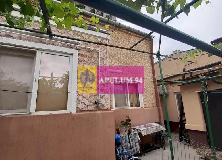 Casă cu 3 camere semidecomandat cu Canalizare în Alba Iulia