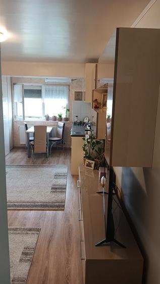 Apartament cu 2 camere semidecomandat în Titan